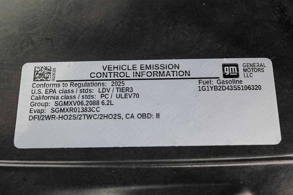 Used 2025 Chevrolet Corvette Stingray Preferred Cpe w/ 2LT RWD image 28