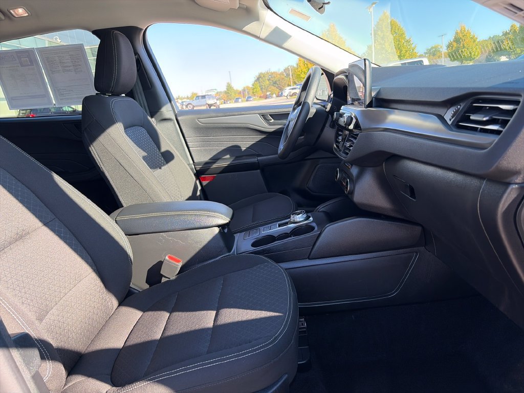 Used 2025 Ford Escape Active AWD/4WD image 11