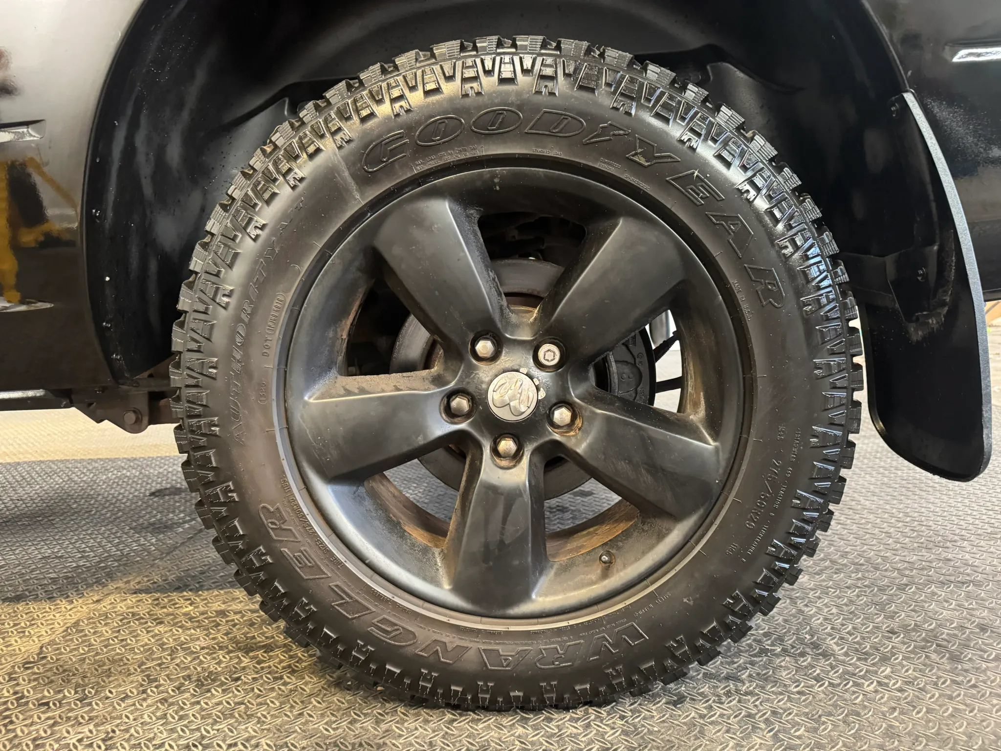 Used 2014 RAM 1500 ST AWD/4WD image 32