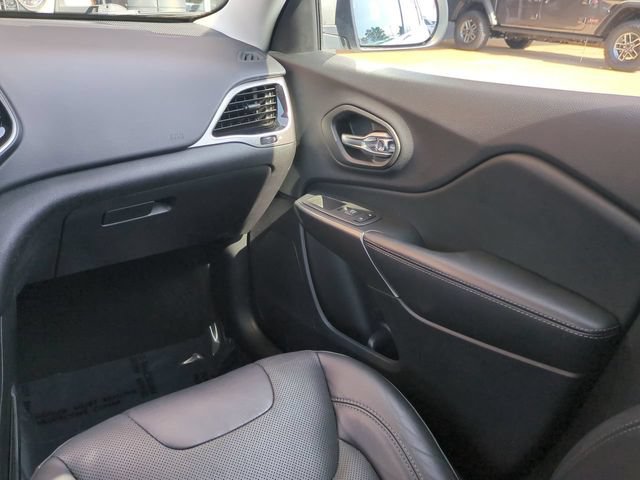 Used 2020 Jeep Cherokee Limited AWD/4WD image 17