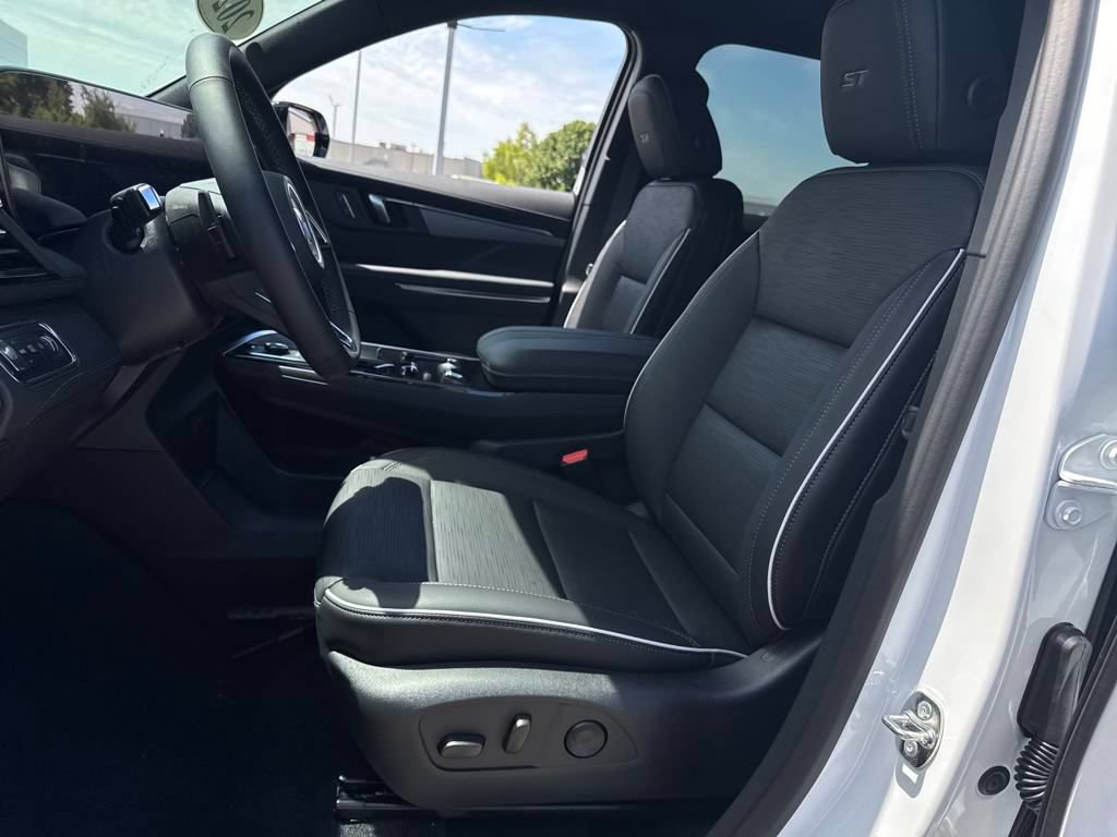 New 2026 Buick Enclave Sport Touring w/ Power Package FWD image 17