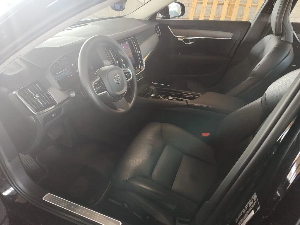 Used 2024 Volvo S90 B6 Plus image 7
