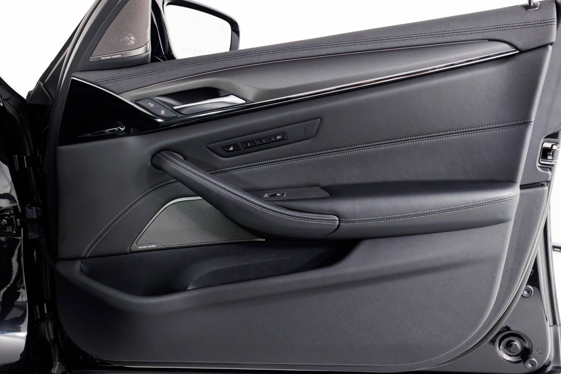 Used 2023 BMW M5 w/ Executive Package image 39