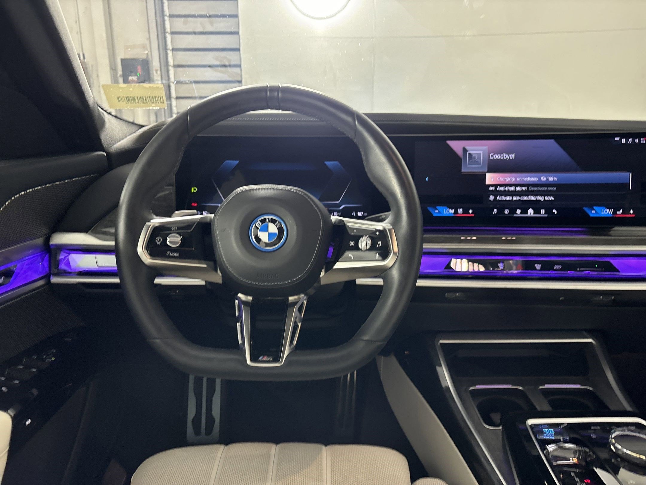 Certified 2024 BMW i7 xDrive60 w/ Premium Package image 4