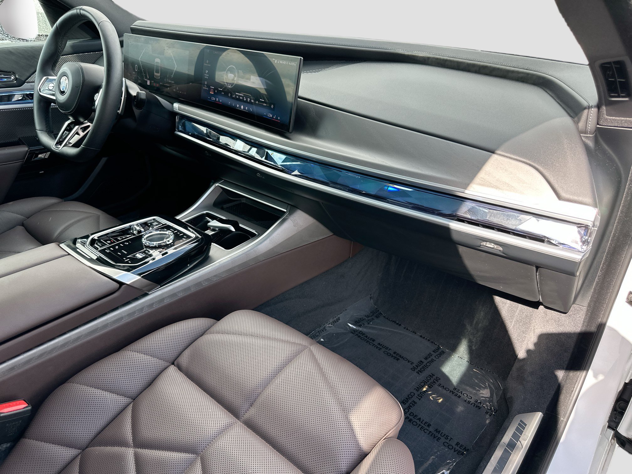 Used 2023 BMW 740i w/ Parking Assistance Package RWD image 30