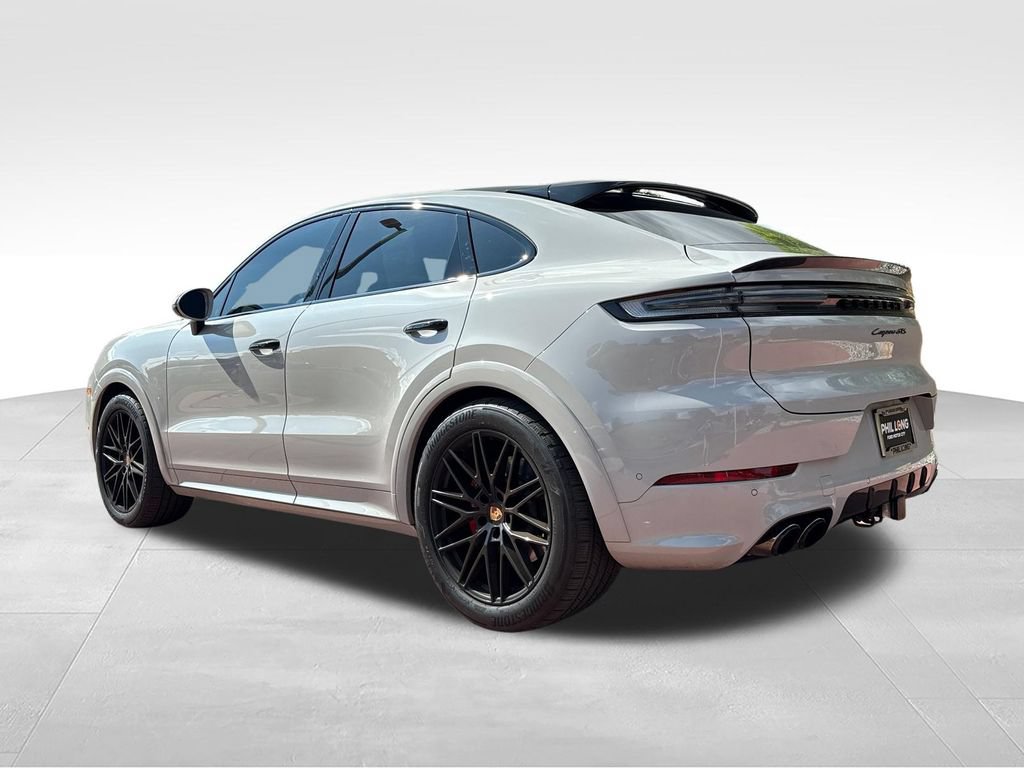Used 2026 Porsche Cayenne GTS AWD/4WD image 6