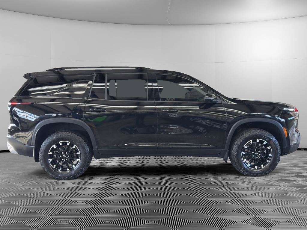 Used 2024 Chevrolet Traverse Z71 image 4