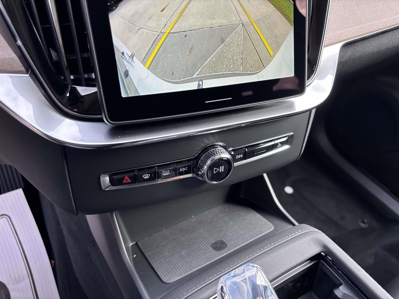 New 2026 Volvo XC90 B6 Plus w/ Protection Package Premier image 22