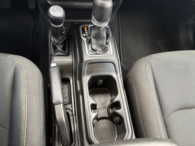 Used 2020 Jeep Wrangler Sport AWD/4WD image 30