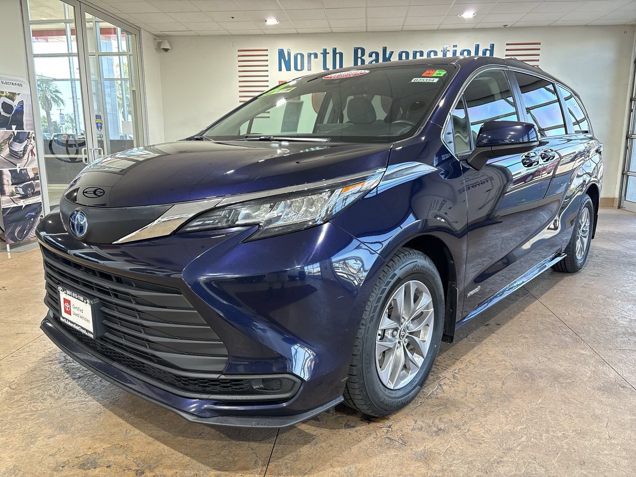 Certified 2021 Toyota Sienna LE FWD image 6