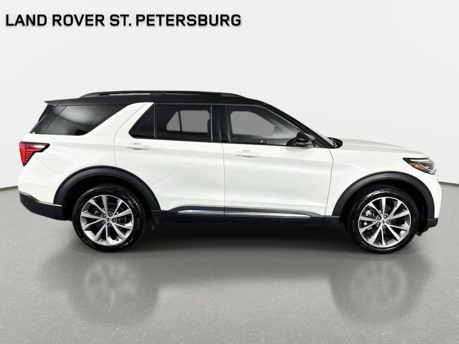 Used 2025 Ford Explorer Platinum w/ Ultimate Package AWD/4WD image 5