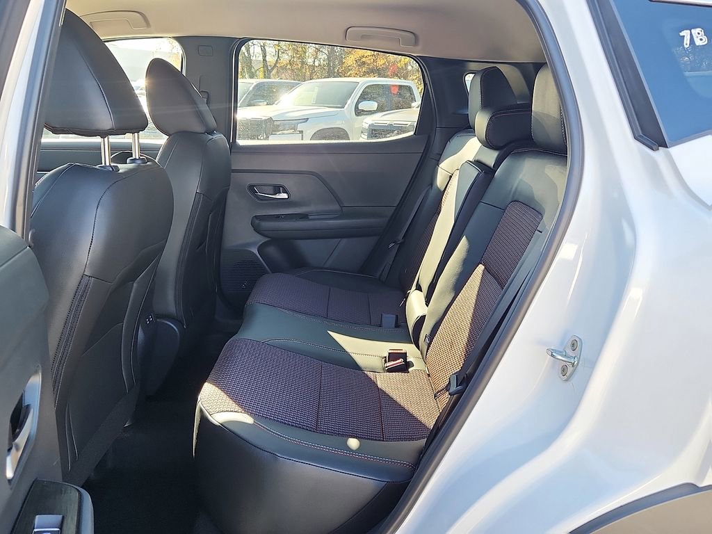 New 2026 Nissan Kicks SR w/ Cold Weather Package image 5