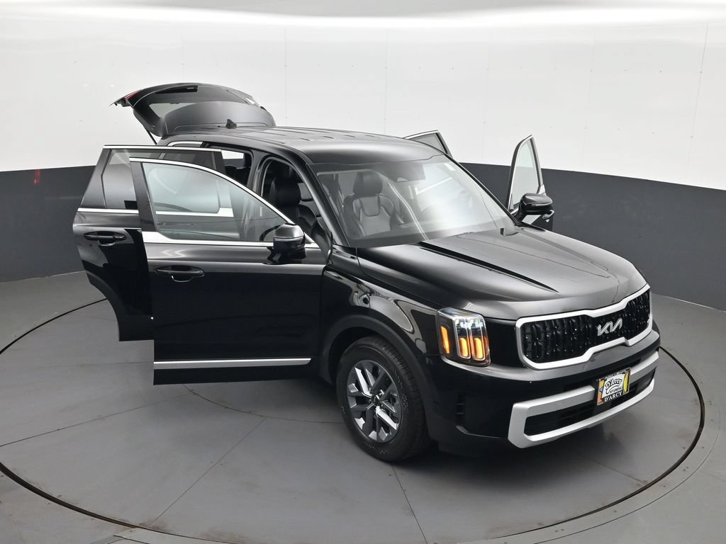 Used 2024 Kia Telluride LX AWD/4WD image 30