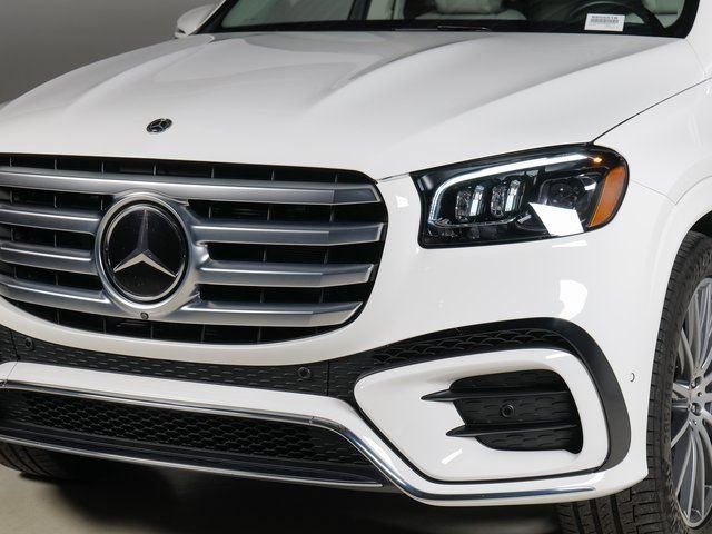 Used 2024 Mercedes-Benz GLS 580 4MATIC image 29