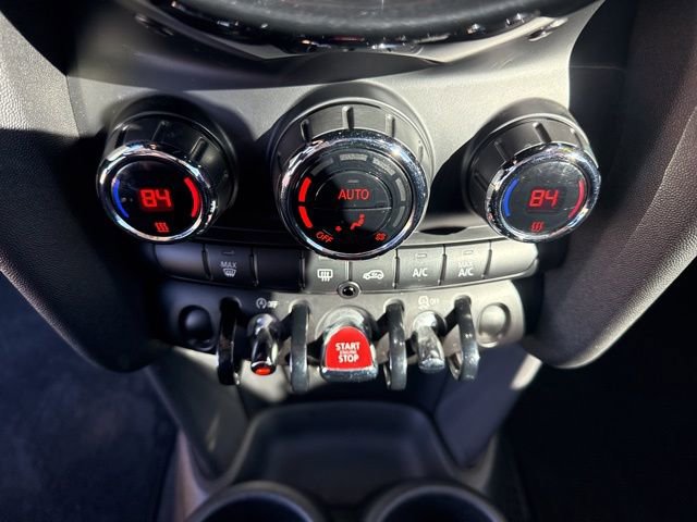 Used 2017 MINI Cooper 4-Door Hardtop image 42