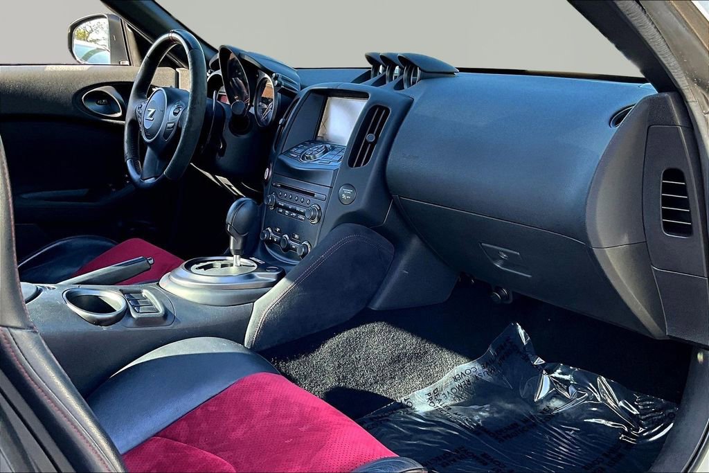 Used 2016 Nissan 370Z NISMO image 21