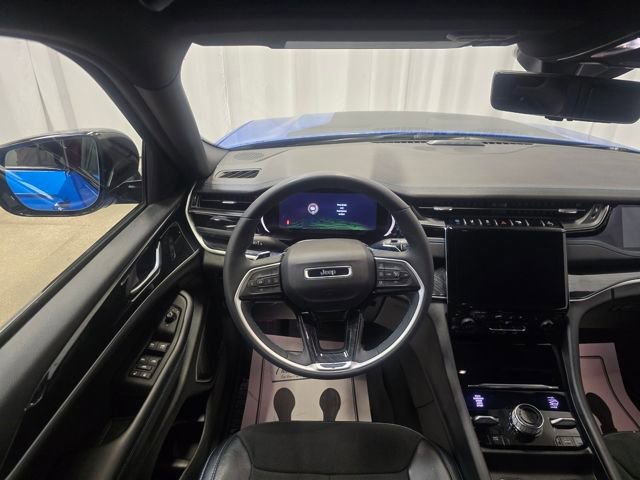 Used 2023 Jeep Grand Cherokee Trailhawk w/ Luxury Tech Group III image 4