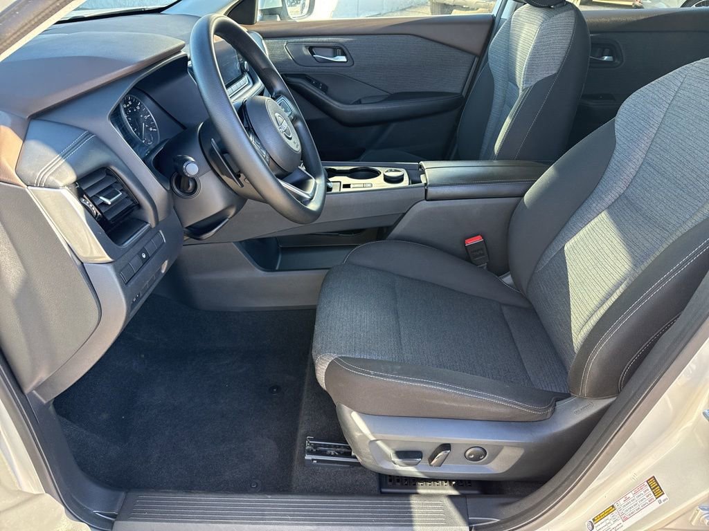 Used 2022 Nissan Rogue SV image 22