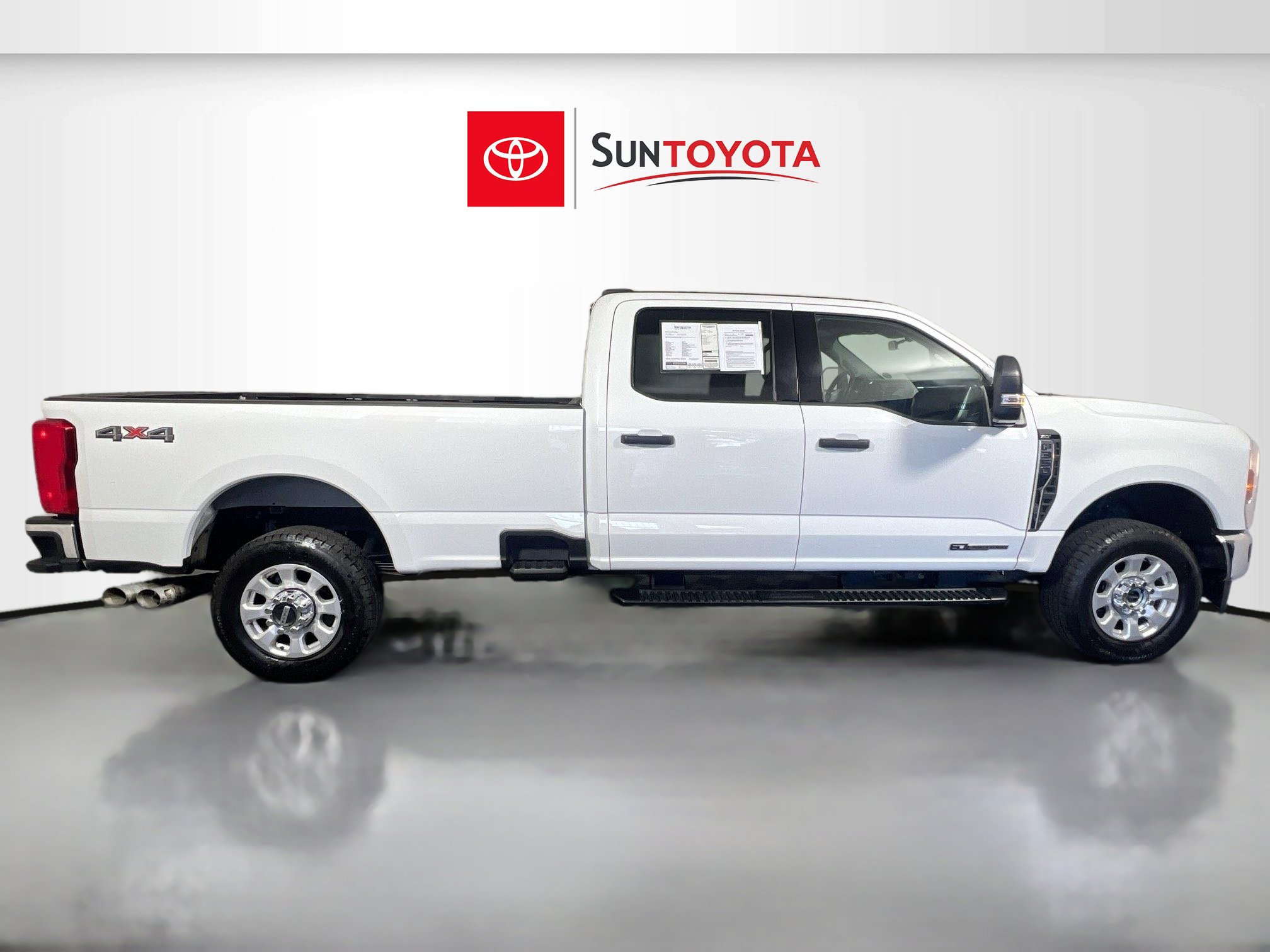 Used 2024 Ford F350 XLT image 2
