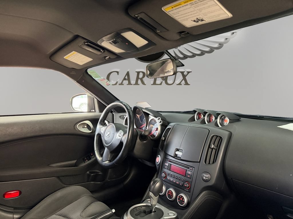 Used 2016 Nissan 370Z Coupe RWD image 16