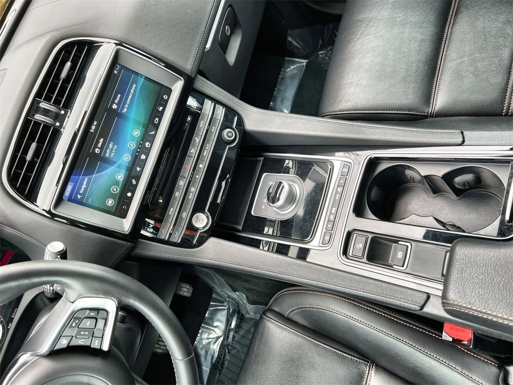 Used 2020 Jaguar F-PACE Prestige image 16