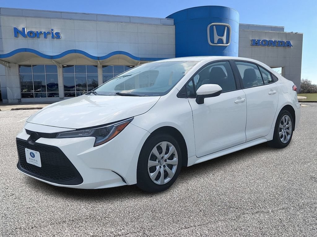 Used 2022 Toyota Corolla LE FWD image 2