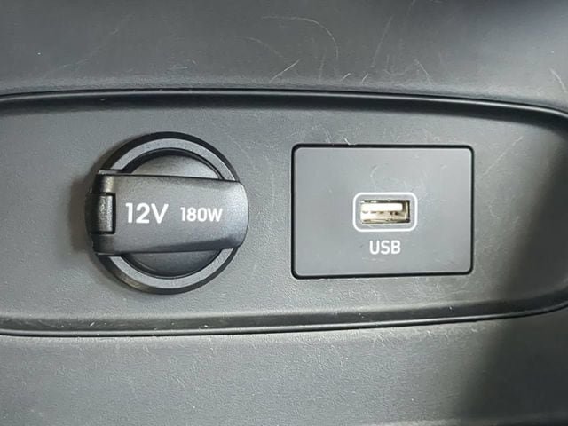Used 2021 Hyundai Venue SE FWD image 19