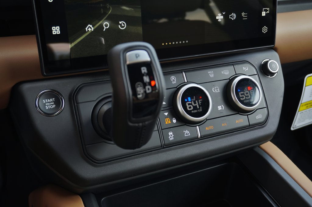 New 2026 Land Rover Defender 110 S AWD/4WD image 25