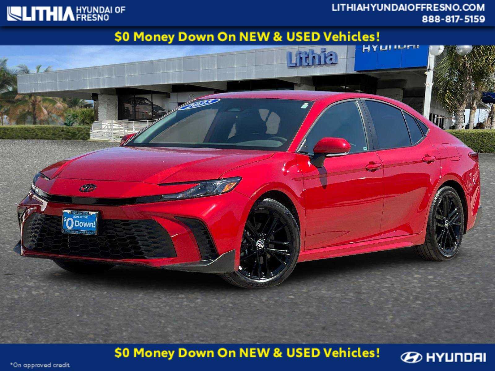 Used 2025 Toyota Camry SE FWD image 1