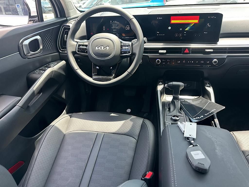New 2025 Kia Sorento S image 18