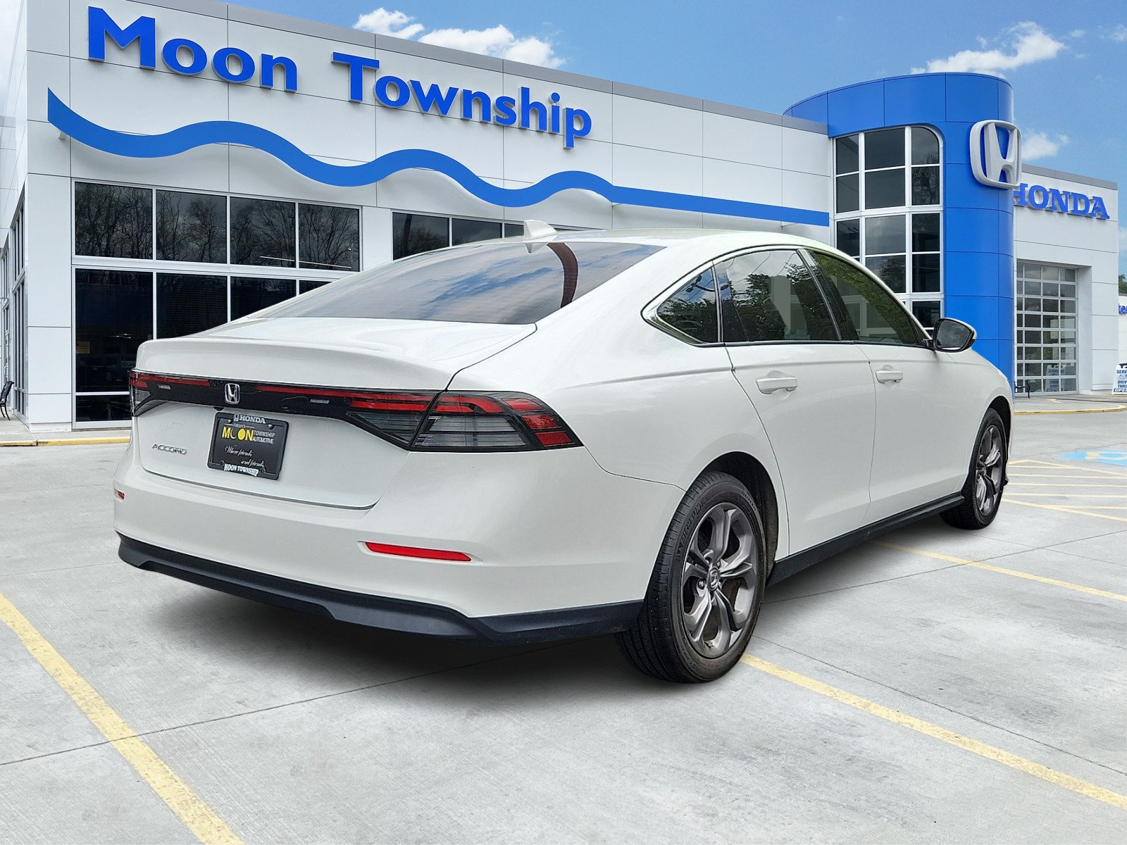 Used 2023 Honda Accord EX image 6