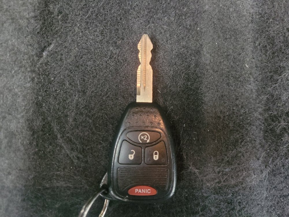 Used 2017 Jeep Compass Latitude w/ Sun/Sound Group AWD/4WD image 32