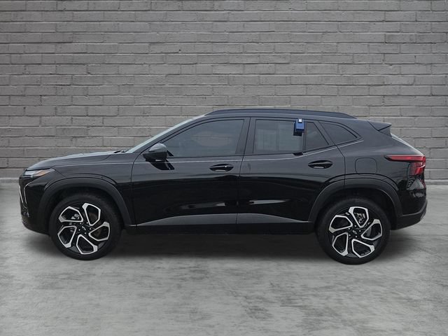 Used 2025 Chevrolet Trax RS w/ Driver Confidence Package FWD image 2