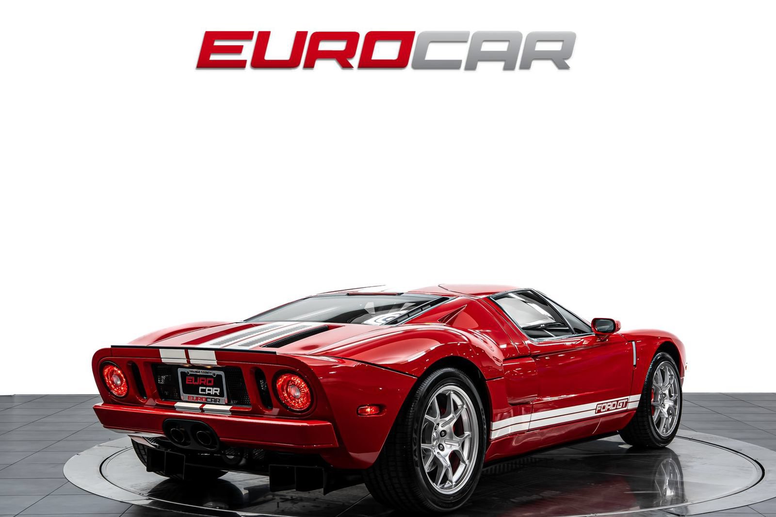 Used 2005 Ford GT RWD image 5