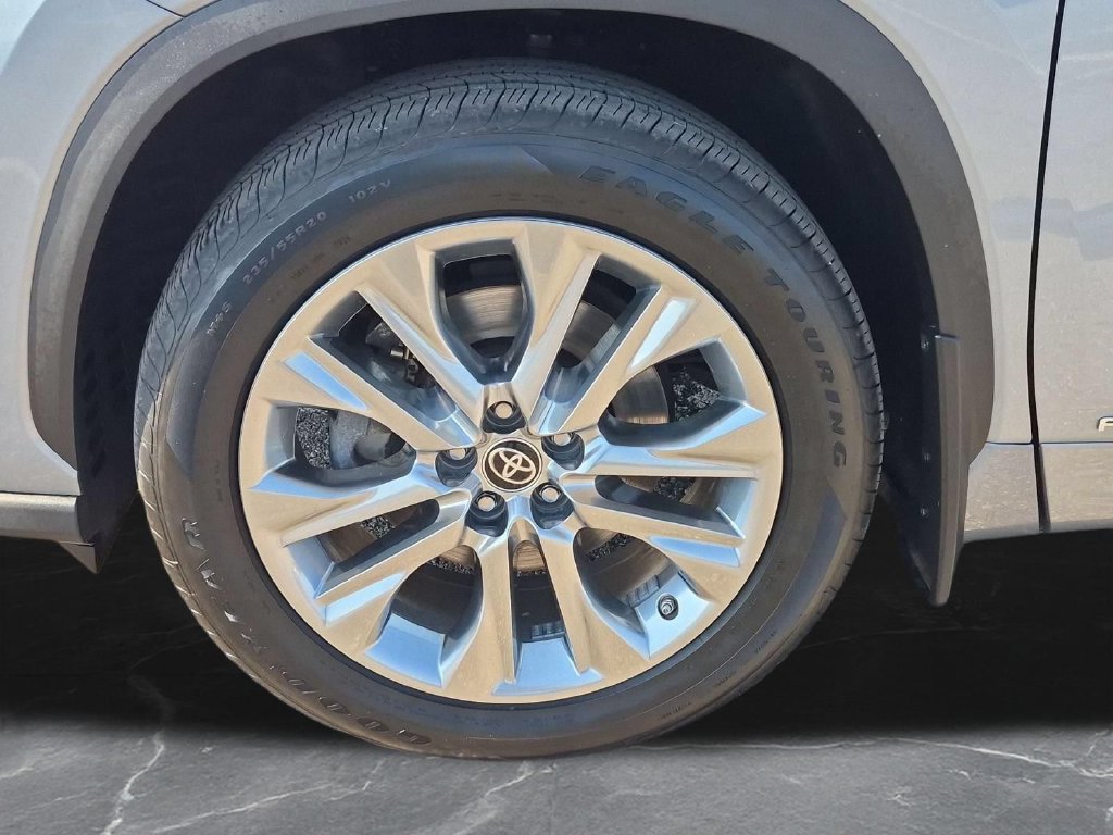 Used 2023 Toyota Highlander Limited AWD/4WD image 33