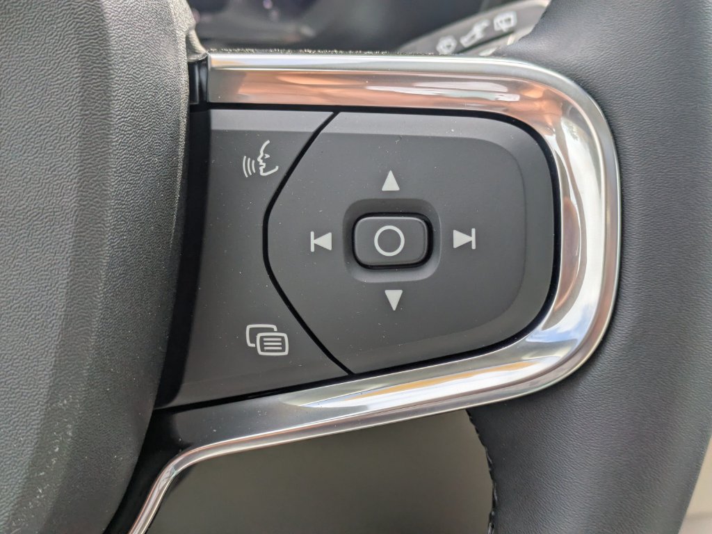 New 2026 Volvo XC40 B4 Plus w/ Climate Package FWD image 28