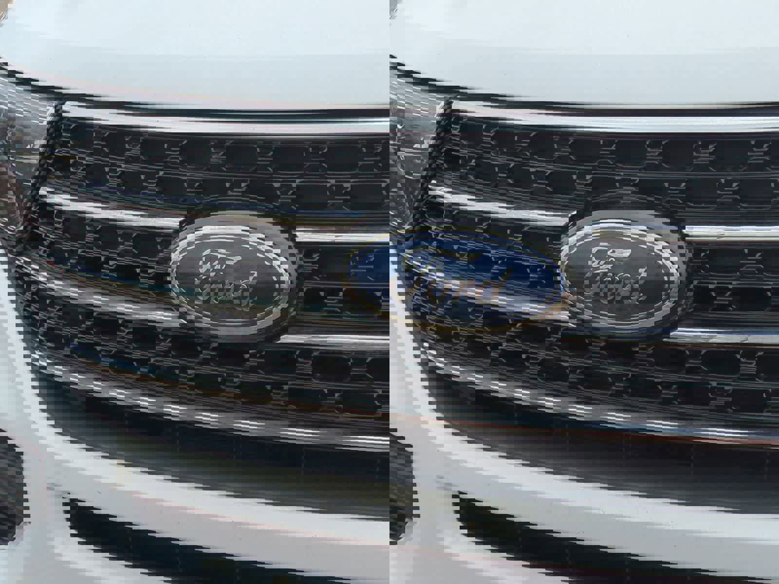 Used 2020 Ford Explorer XLT w/ Comfort Package image 13