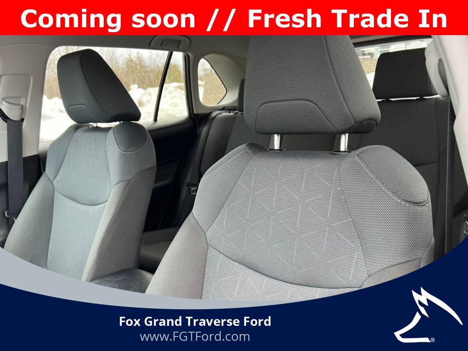 Used 2025 Toyota RAV4 XLE image 9