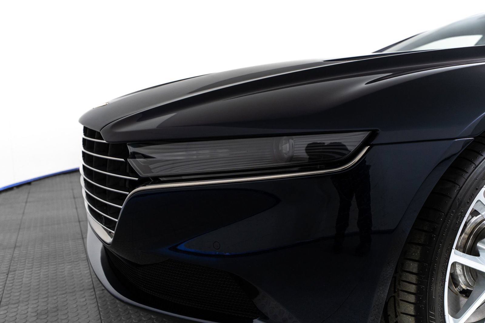 Used 2018 Aston Martin Lagonda RWD image 50