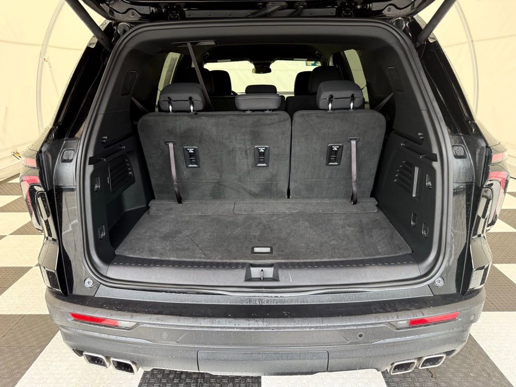 Used 2024 Chevrolet Traverse LS FWD image 4
