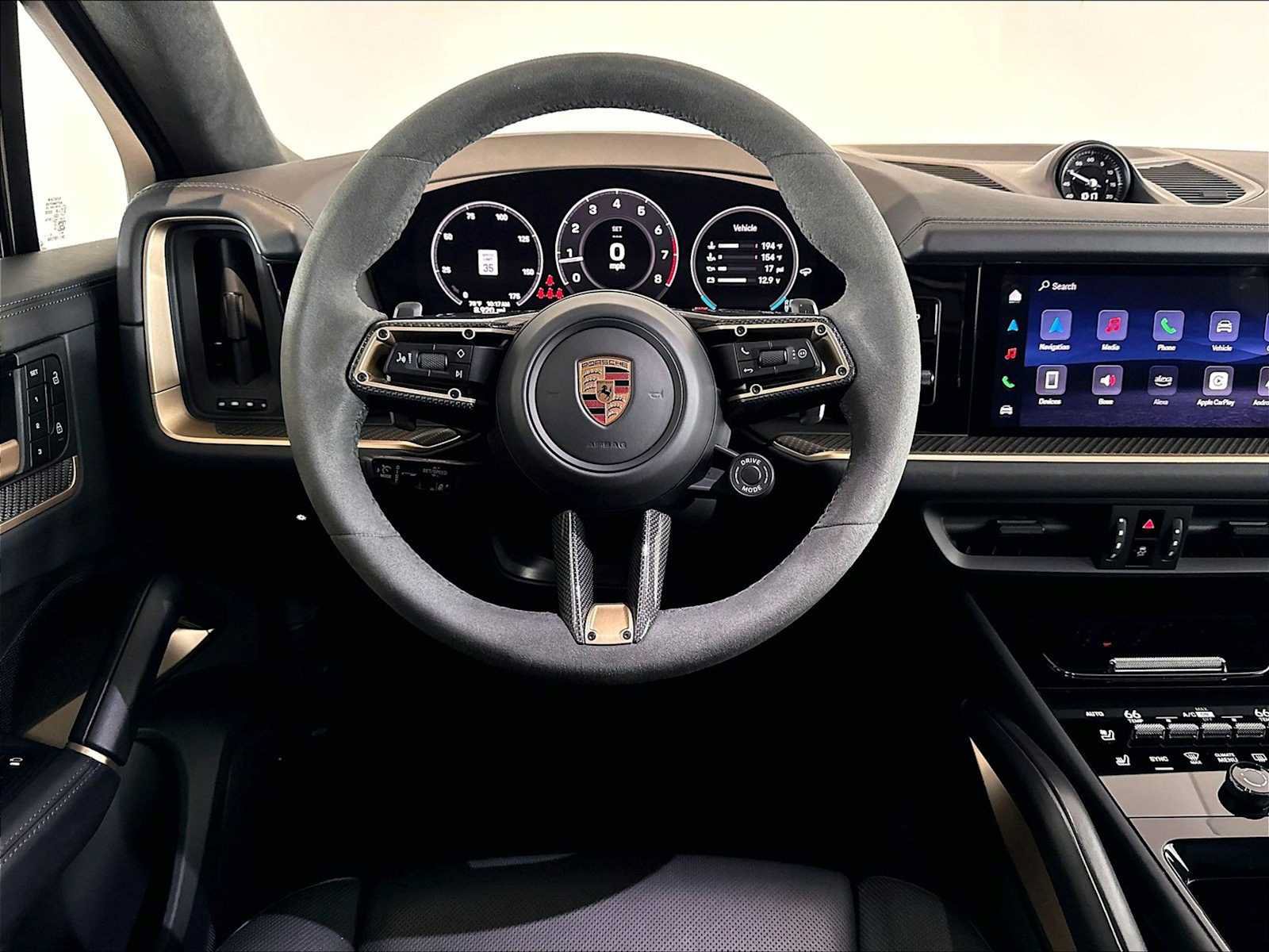 Used 2026 Porsche Cayenne Coupe AWD/4WD image 17