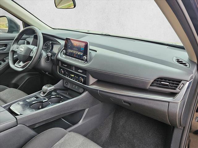 Used 2025 Nissan Rogue SV image 21