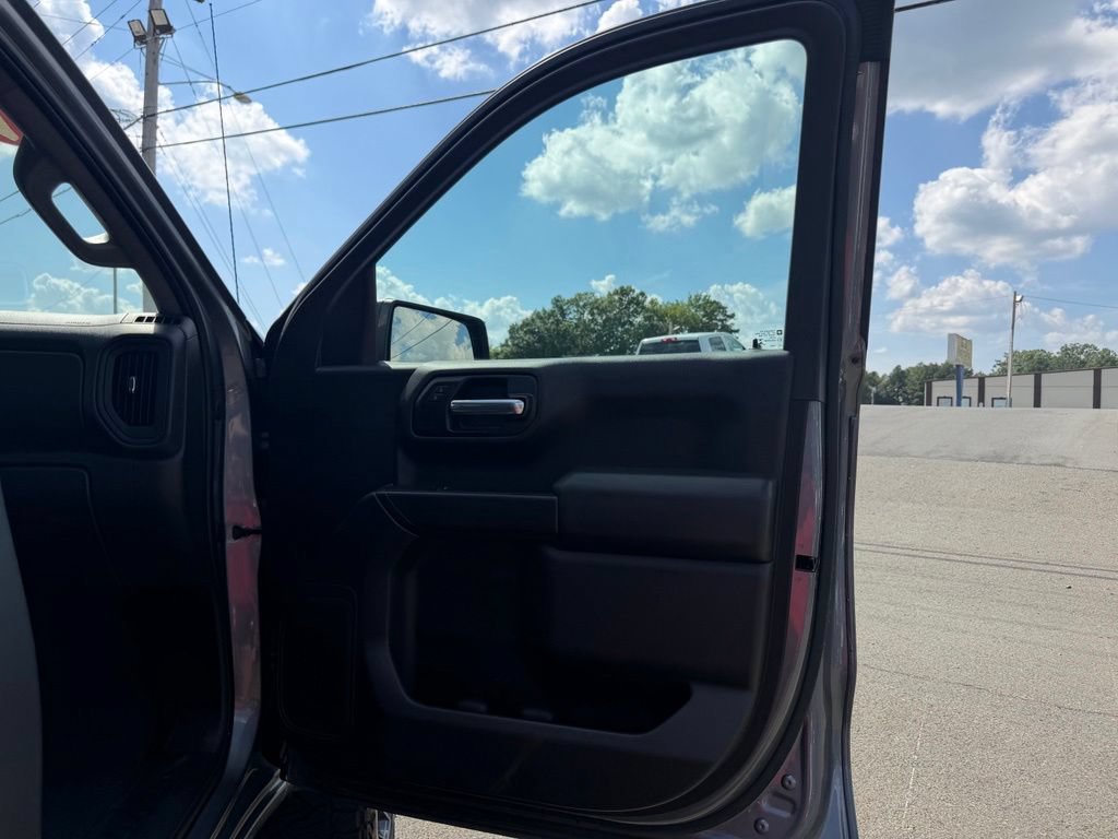 Used 2021 Chevrolet Silverado 1500 Custom Trail Boss AWD/4WD image 27