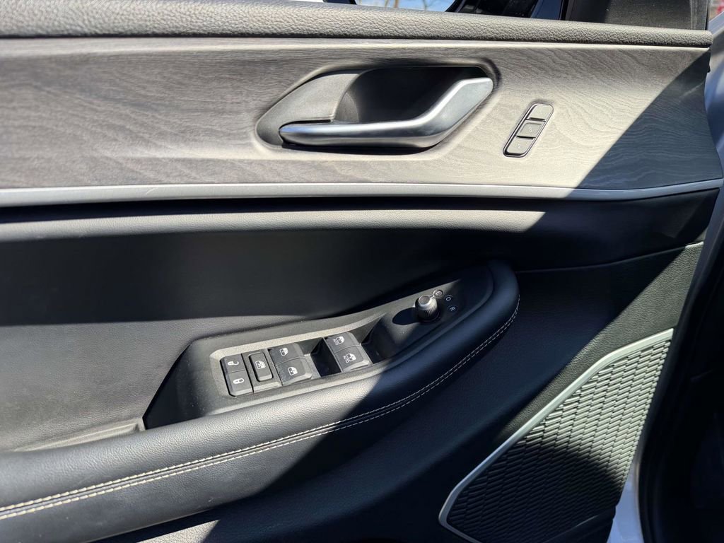 Used 2021 Jeep Grand Cherokee L Limited image 21