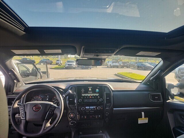 New 2023 Nissan Titan PRO-4X w/ Pro-4x Convenience Package AWD/4WD image 6