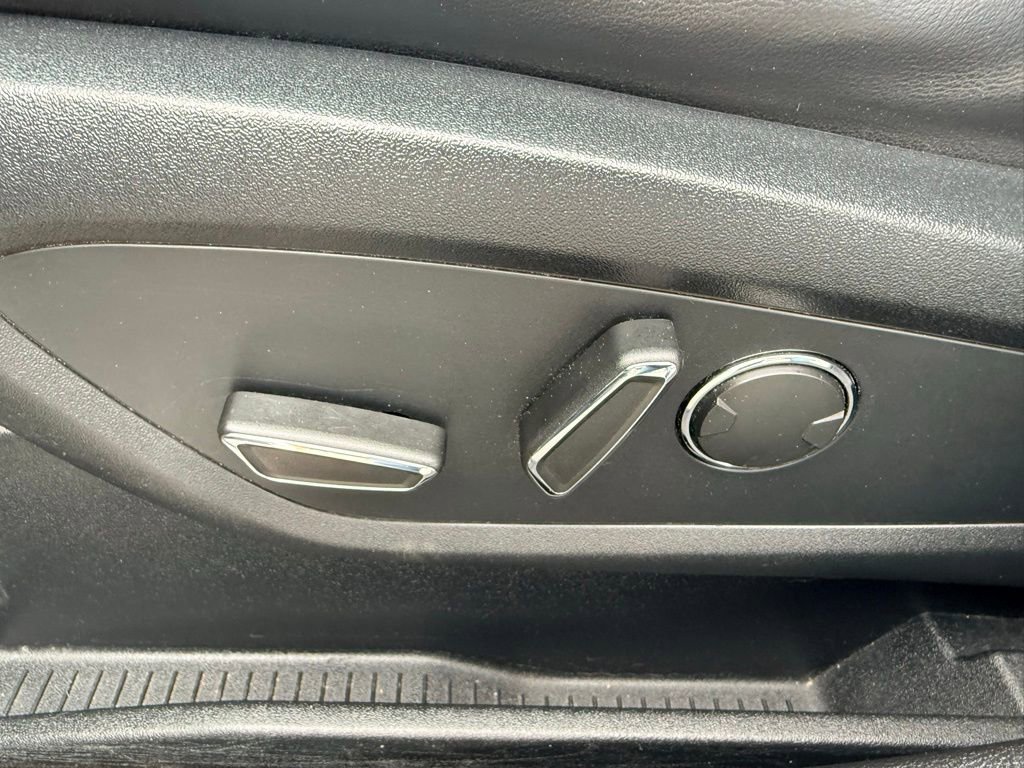 Used 2016 Lincoln MKX Reserve w/ Luxury Package image 17