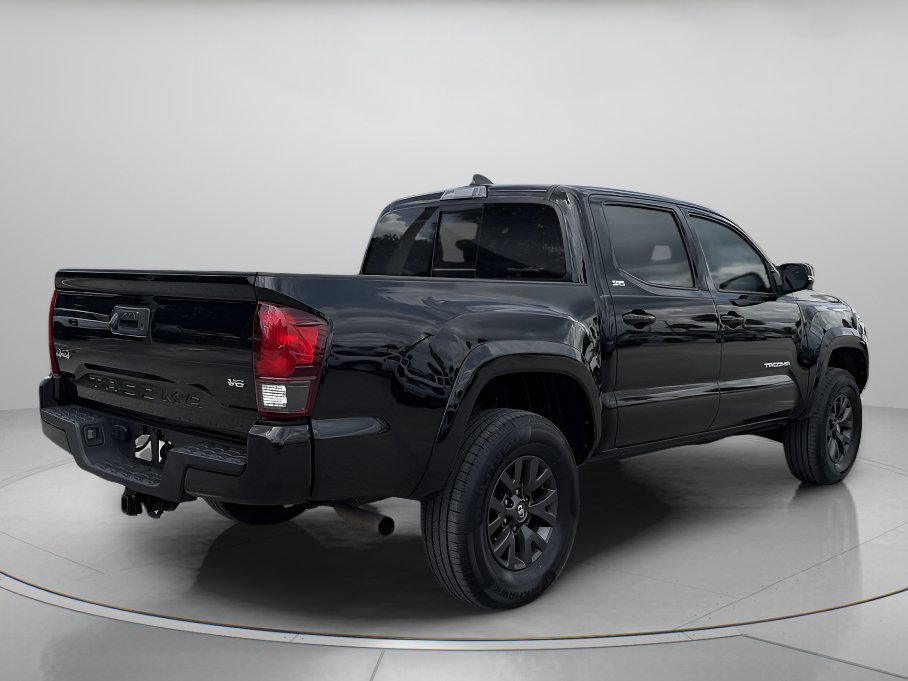 Used 2023 Toyota Tacoma SR5 w/ Technology Package AWD/4WD image 3