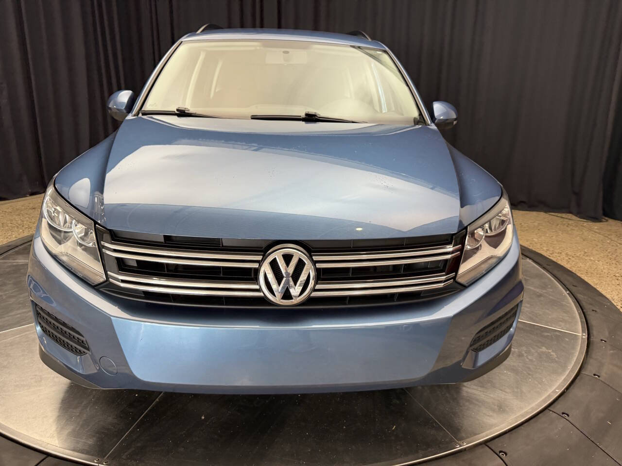 Used 2018 Volkswagen Tiguan Limited w/ Premium Package AWD/4WD image 15