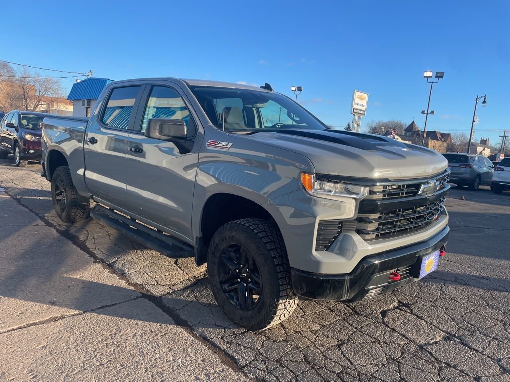 Used 2024 Chevrolet Silverado 1500 LT Trail Boss w/ Convenience Package II image 3