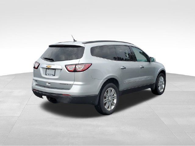 Used 2015 Chevrolet Traverse LT w/ Style and Technology Package FWD image 3
